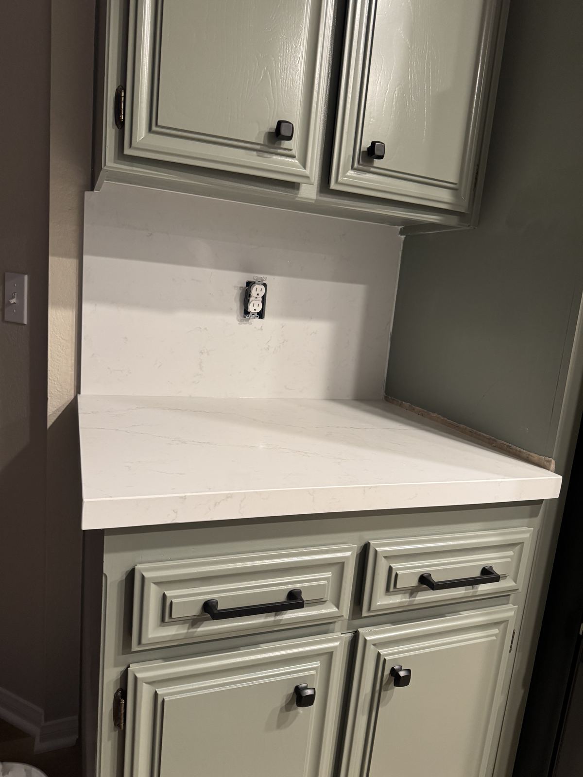 Coffee-bar nook with matching splash — kitchen countertop installation